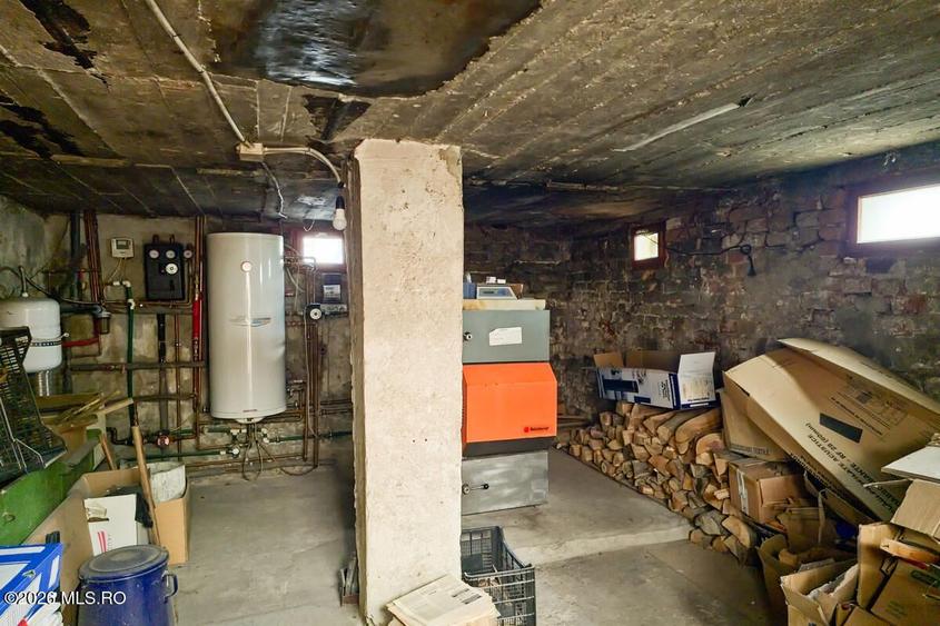 Lunei - Ion Neculce, 2 Apartamente. Mansarda 157 mp. Anexe, Lot 475 mp