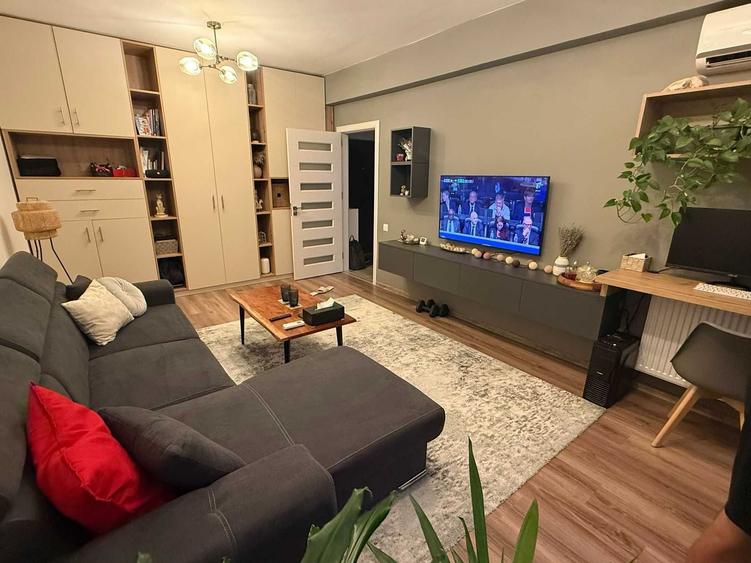 Apartament 2 camere. Decomandat. Loc de parcare. Bld. Metalurgiei.