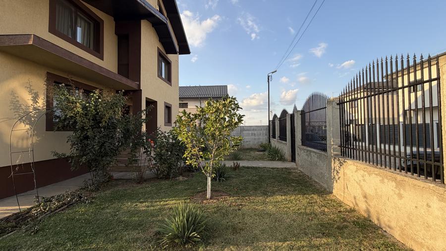 Vila superba 283 mp construit, 656 mp teren in Ciorogârla, la asfalt