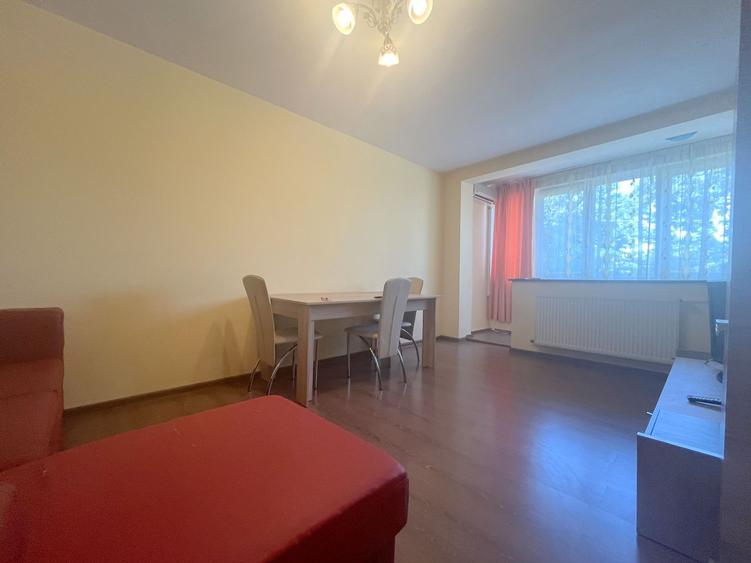 Apartament de închiriat – 3 camere