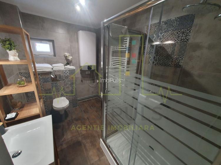Casa + 5 apartamente + spatiu de inchiriat + parcari. Pretabil locuit + afacere - 15