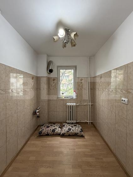 Apartament 2 camere, semidecomandat, et 1, Craiovita