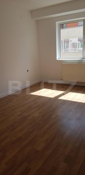 Apartament cu 3 camere, 59 mp, etajul 1, parcare cu CF, zona centrala