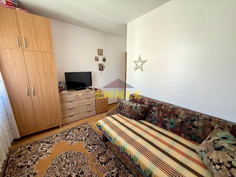 Apartament spațios de vânzare – Zona Școala 16