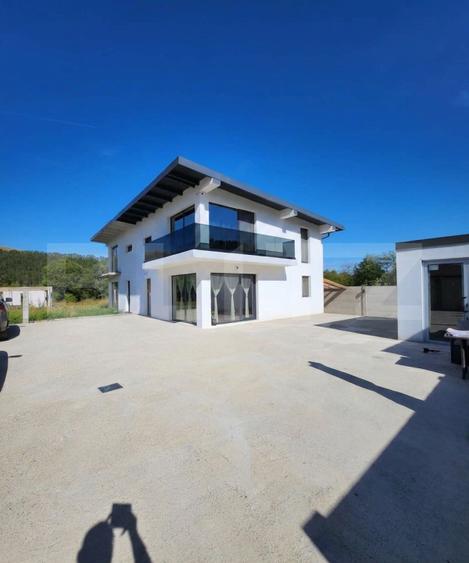 Duplex de vanzare, 103 mp, teren 285 mp, zona Gilau