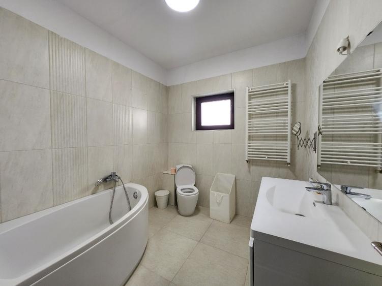 Vilă duplex 5 camere, mobilată partial, curte proprie - Dobroești