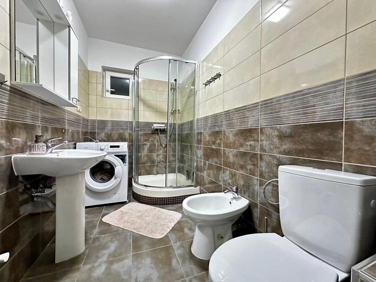 Apartament 3 camere | 68 mpu | Balcon | Parcare | Str. Cetatii - Floresti