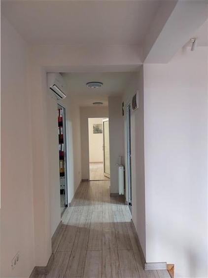 Casa mare pentru locuit sau birouri! De inchiriat sau de vanzare!