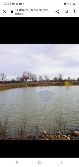 Vând teren+ construcții+ baltã de pește