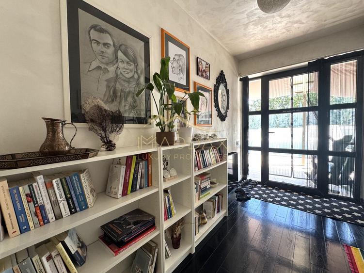 Vila cu 5 camere *344mp* + 400mp Teren // Zona Bucurestii Noi
