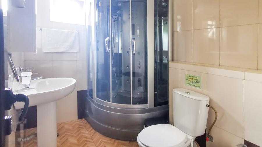 Pensiune, Afacere la cheie in Delta Dunării, Uzlina