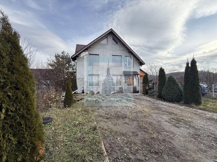 Casa/Villa , 5 camere, singur în curte, 960 mp teren- zona Tarlungeni - 7