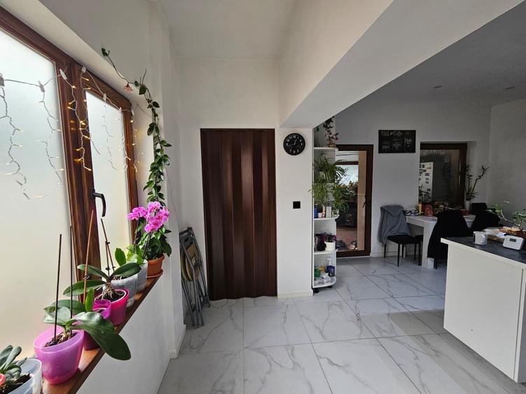 Casă individuală 7 camere, P+E+M, 2000, Timișoara, zona Dâmbovița, comision 0%