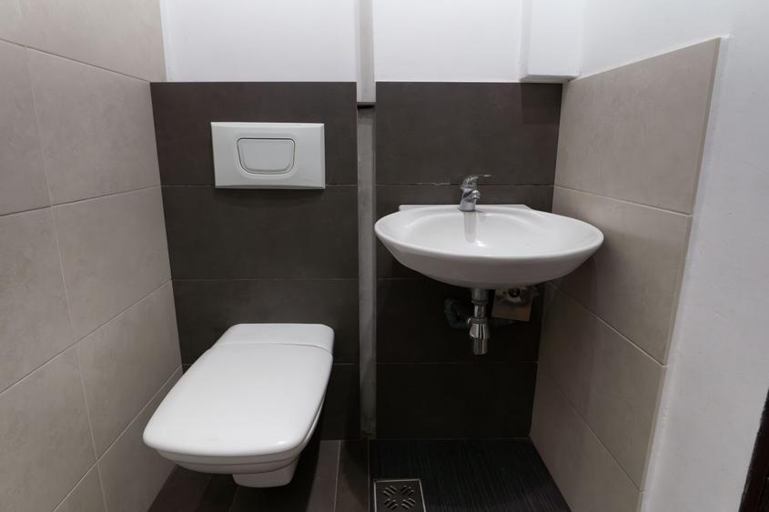 De vanzare Cladire bloc Istoric Central Arad D+P+E+M curte proprie