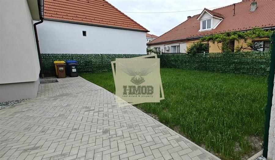 Casa cu 3 camere si 454 mp teren in zona Calea Poplacii