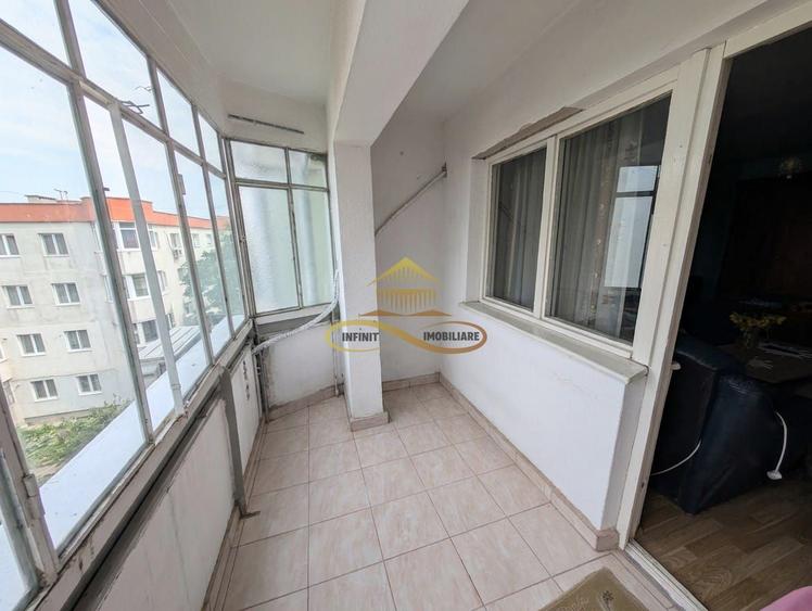 Apartament 3 camere decomandate, str.9 Mai