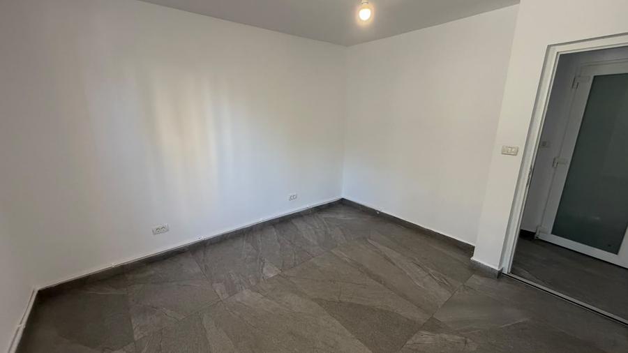 SPATIU COMERCIAL PARTER CASA DE CULTURA STRADAL