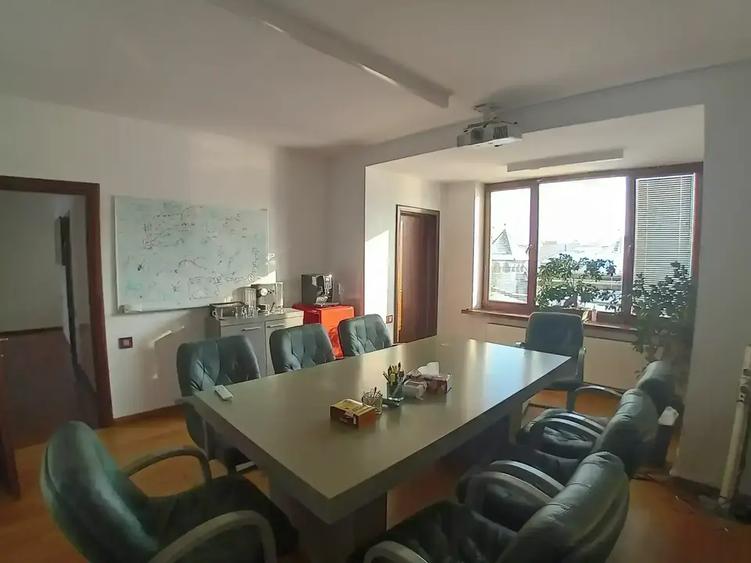 Duplex cu rooftop de 80 mp în Dorobanți, 6 camere