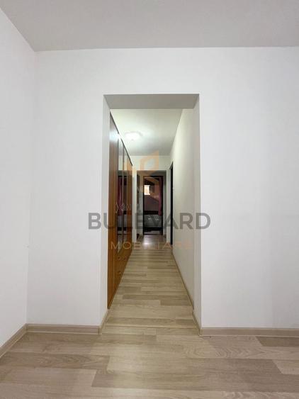 Apartament 3 camere etaj 1, zona centrala!