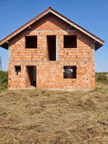 Casa de vanzare ,120 mp , cu 1500 mp teren , zona Lazuri