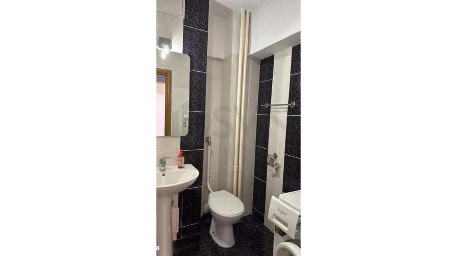 REA1029774 Apartament 4 camere 96mp, Piața Lahovari