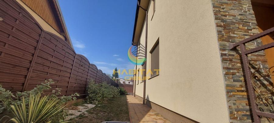 Vila 5 camere cu piscina in centru Popesti Leordeni