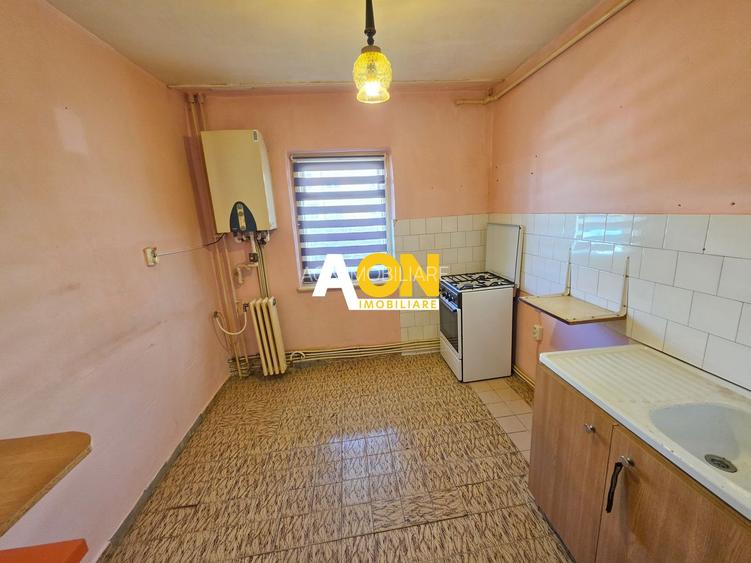 Apartament 2 camere, decomandat, etaj 2, Cetate, zona Kaufland - 2