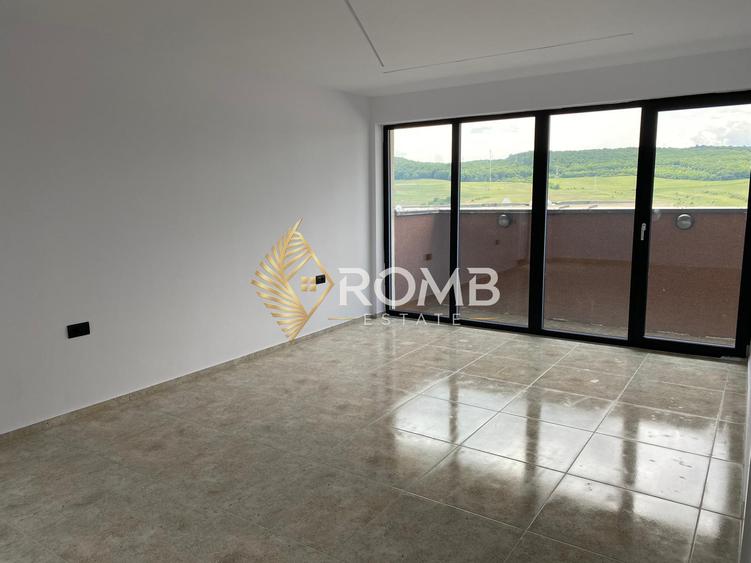 Penthouse 200 mp utili, 400 mp terasa, zona Baciu