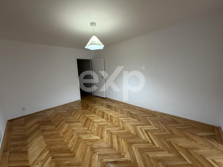 3 camere 68 mp 8 min metrou Titan bloc reabilitat parc 3 min