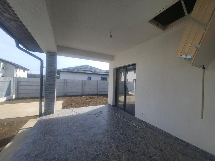 Casa 3 camere/Țegheș/ Individuala la Cheie