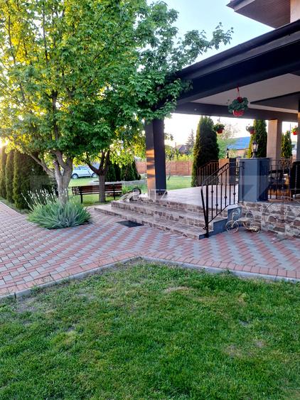 Casa 4 camere, 200 mp util, 1300 mp teren in proprietate, Sculeni
