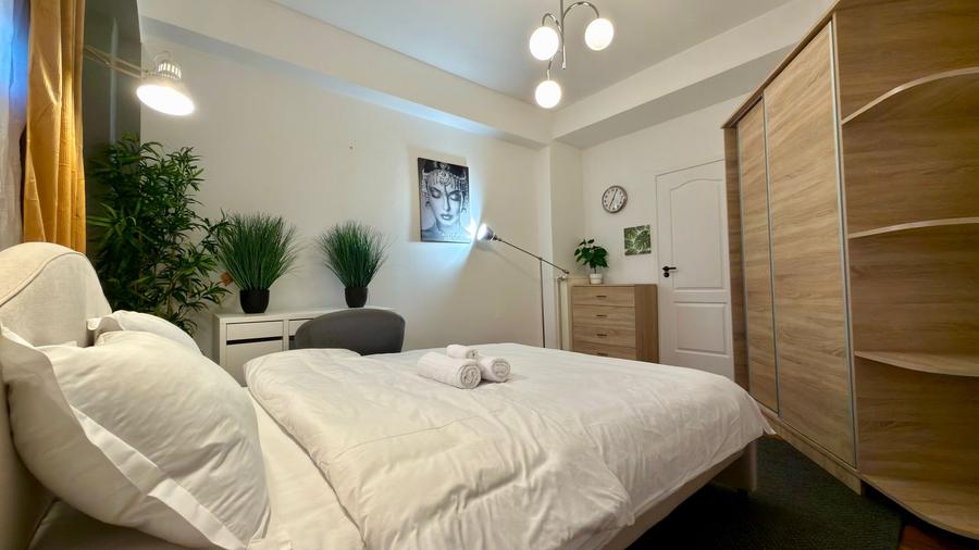 Top-Floor 4-BEDROOM APARTMENT WITH STUNNING TERRACE | ULTRA-CENTRAL LOCATION