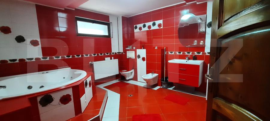 Casa de vanzare, 202 mp, zona Micro 17