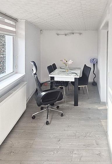 Casa Formata Din Doua Apartamente