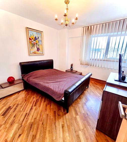 Apartament 3 camere | 80 mp | 2 băi | Parcare | Centrul Civic | 650 €/lună