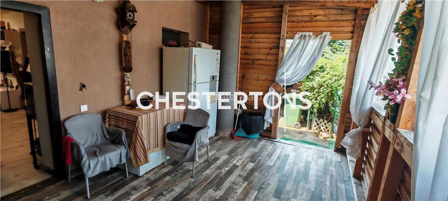Apartament de 3 camere  81 mp, curte proprie 220mp, 2 locuri de parcare, si toat - 8
