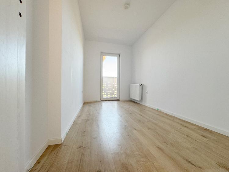 Apartament 3 camere, 8 locuri de parcare, decomandat,55mp utili -Giroc