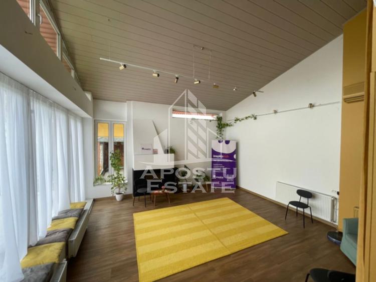 Vila P+2E, 6 camere, 3 bai, garaj dublu, zona Lipovei