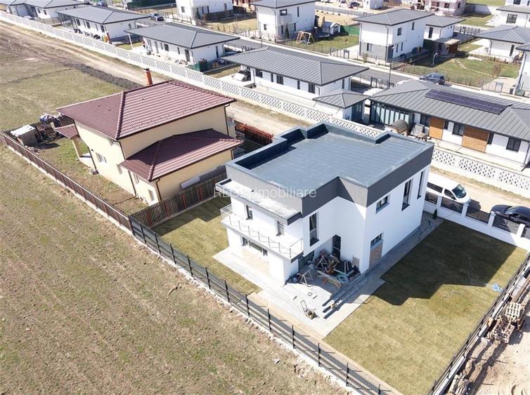 Vila moderna de 4 camere in Cristian - 3