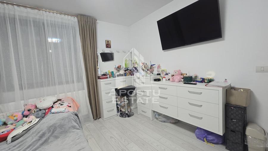 Casa individuala de vanzare cu 4 camere, 2 bai, terasa si foisor, Sag