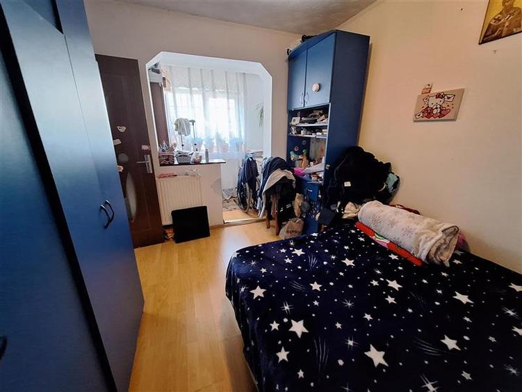 Apartament 2 camere demidecomandat , zona Milcov