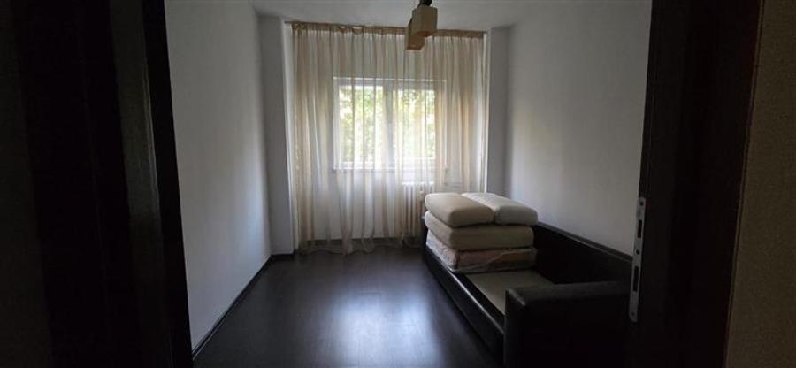 Apartament 3 camere Dristor Metrou