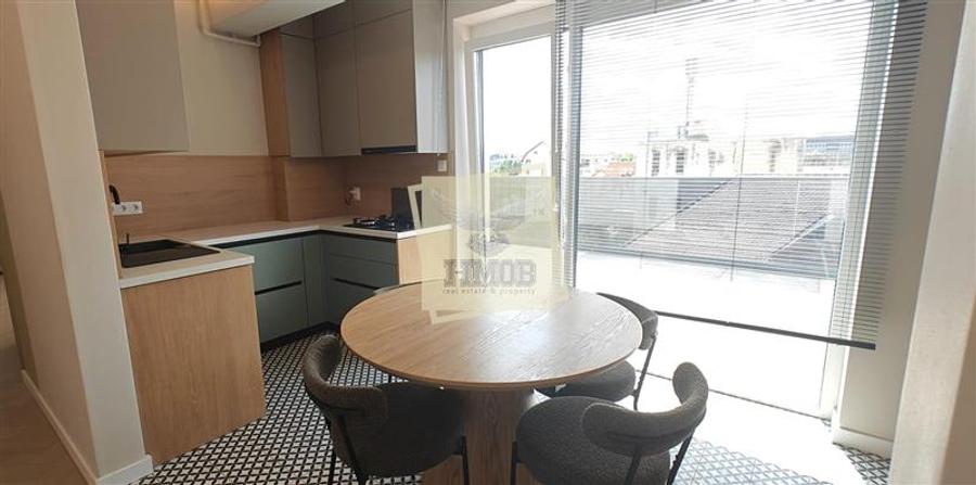 Penthouse cu 3 camere 3 bai si terasa 88 mp in zona Lazaret