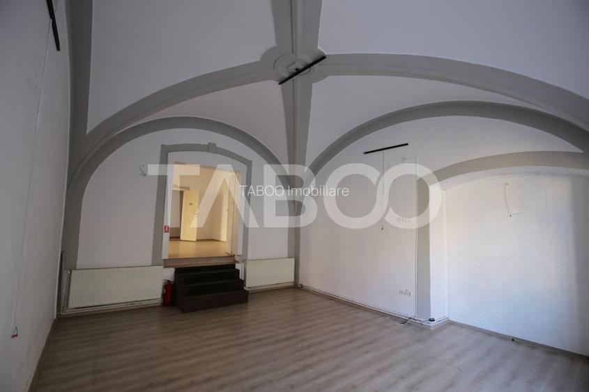 Spatiu comercial de inchiriat in zona Centrala 75mpu Sibiu - 2