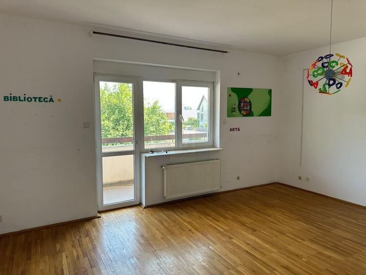 Vila 10 Camere 600mp Teren 1775 mp de Vanzare *Iancu Nicolae*