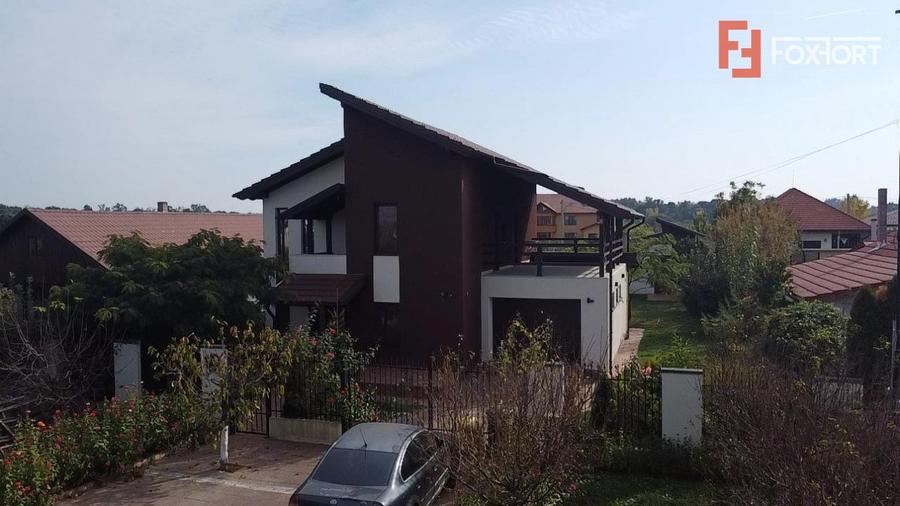Casa individuala cu 5 camere de vanzare in Sag - ID V155