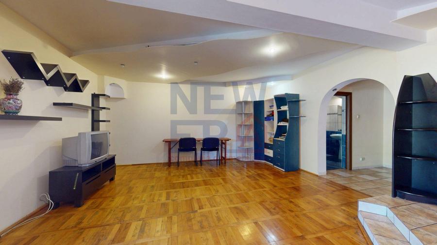 Vila cu 8 camere de vanzare / teren 840 mp. - Prelungirea Ghencea