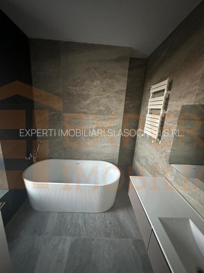 Vilă de vânzare pe malul lacului | in zona Mamaia Nord | 0% Comision - 12
