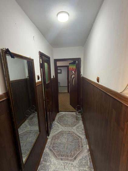Apartament 3 camere, 39 mp, zona Piata Valea Rosie