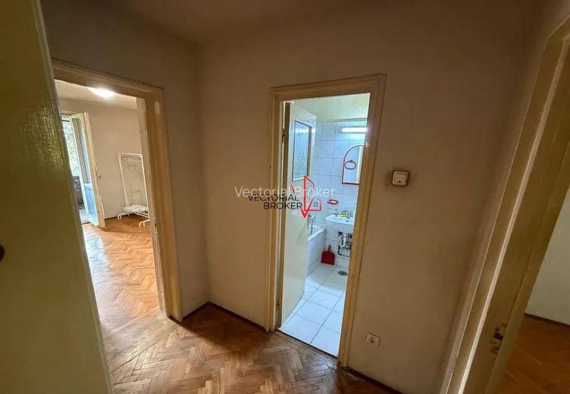 4 camere Titan Costin Georgian Metrou - 9